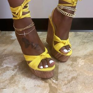 Yellow wedges